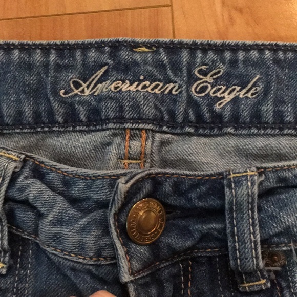American Eagle jean shorts—Size 2 - Picture 3 of 9